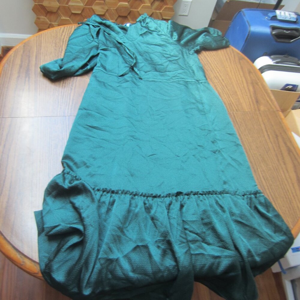 Draper James Martina Midi Dress inEvergreen Hammered Satin Size M